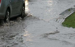 Перелив талых вод произошел на трассе Астана - Павлодар (ВИДЕО)