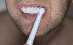 Эти продукты ежедневно "убивают" белизну вашей улыбки