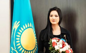 Китайскую блогершу Тао Тао наградили в Казахстане орденом "Достык"