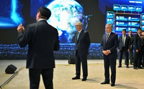 Токаеву и Мирзиёеву показали разработки в сфере ИИ и GovTech в Бухаре