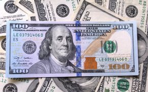 Курс доллара вырос на торгах в Казахстане