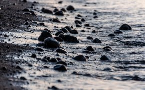 Алматинцев предупредили о камнепаде