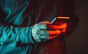 Спецслужбы оцепили ТЦ в Актау из-за сообщения о бомбе