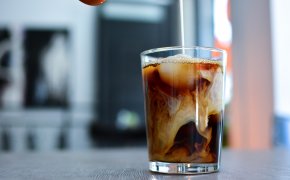 Врач объяснил скрытую опасность холодного кофе