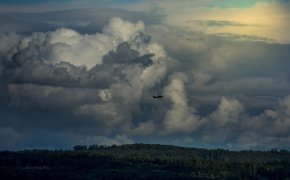 Самолет из Алматы экстренно ушел на запасной аэродром из-за шторма над Шымкентом