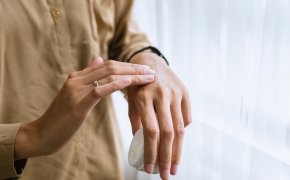 Семья вернулась из Бурабая с кожными заболеваниями