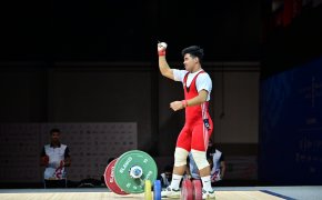 Казахстанец побил рекорд и стал чемпионом мира