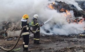 Ликвидирован пожар на мусорном полигоне в Астане (ВИДЕО)