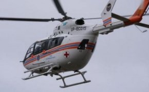 Вертолет МЧС эвакуировал раненного при камнепаде туриста с высоты 4500 метров (ВИДЕО)