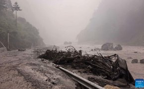 Гигантское озеро из миллионов кубометров воды может прорваться в ближайшие дни