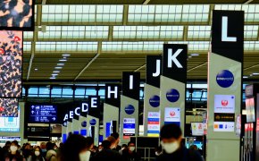 Китай меняет правила въезда: казахстанцев предупредили о задержках на границе