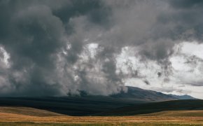 Штормовое предупреждение объявлено на большей части Казахстана