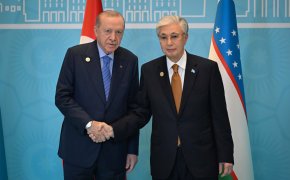 Токаев прибыл на 13-й саммит Организации тюркских государств