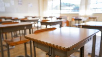 Школьников отправили на дистанционку в двух областях Казахстана