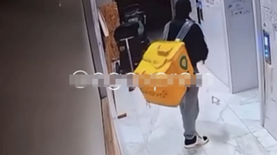 Справил нужду в коляску: Glovo отреагировала на скандал с курьером в ЖК Алматы