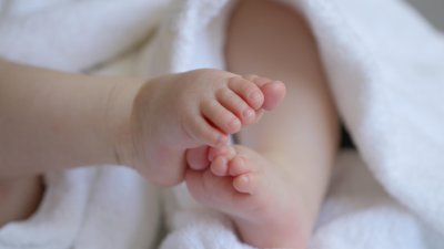 Медики рассказали о состояние младенца, найденного в пакете в Актобе
