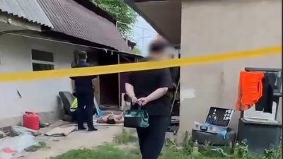 Обмотал тело пленкой: жестокое убийство раскрыли в Алматы (ВИДЕО)