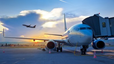 Самолет с 387 людьми на борту пробили прямо после посадки во Владивостоке