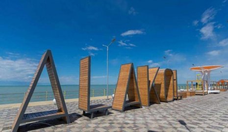 Берик Уали рассказал о планах по развитию туризма на побережье Алаколя