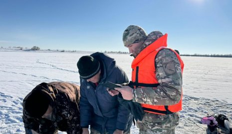 Спасатели ВКО предупредили о смертельной опасности выхода на тонкий лед