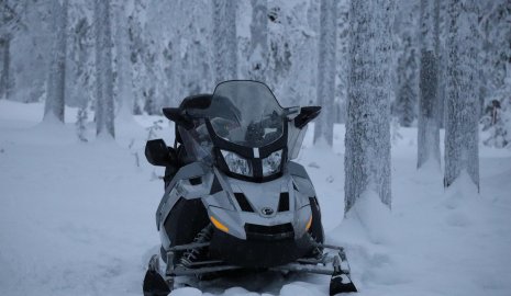 13 туристов пропали на снегоходах в горах Пермского края