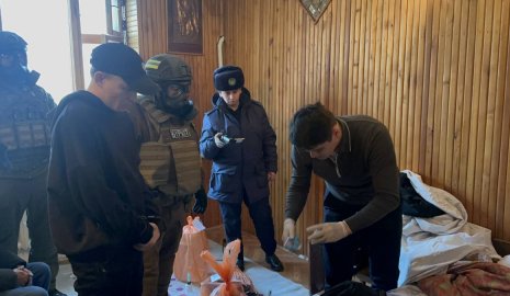 Микролаборатория в одной комнате: под Алматы раскрыли секрет неприметного дома (ВИДЕО)