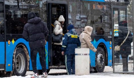 Водителя автобуса наказали за сход с маршрута в Семее