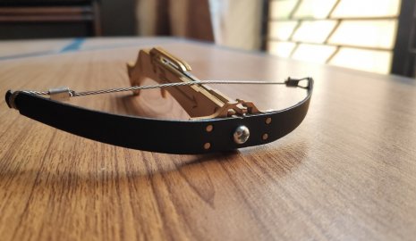 Девятиклассник устроил стрельбу из арбалета в школе в Челябинске