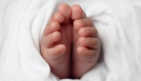 В Узбекистане студентка пыталась продать новорожденного сына