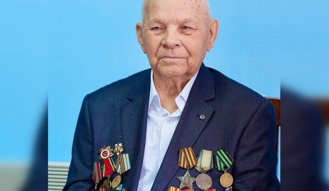 Век мужества: ветерану на 100-летие подарили авто