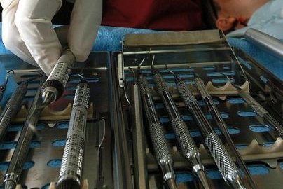 Стоматолог потерял иглу в желудке 9-летней девочки в Карелии