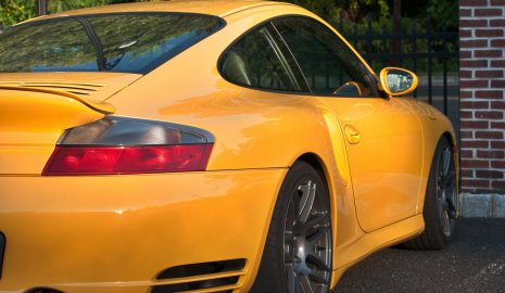 Porsche Panamera отправили на спецстоянку за долги в Павлодаре (ВИДЕО)