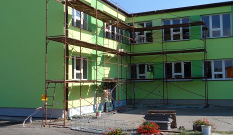 Две технички рухнули с высоты во время ремонта школы в Петропавловске