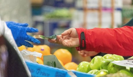 Цены на 20 социально значимых товаров снизили в Костанайской области