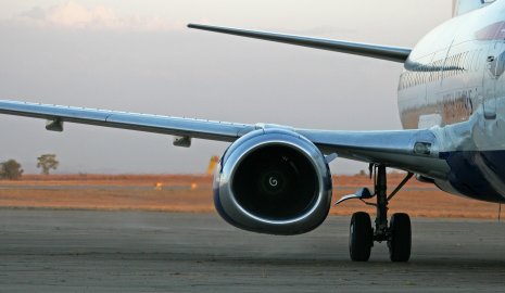 Самолет с 99 пассажирами подал сигнал бедствия из-за подозрения на пожар в багажном отсеке