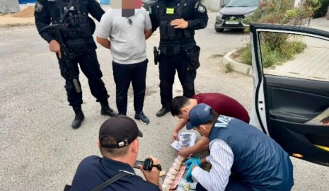 Выбивал деньги силой: в Актау пресекли вымогательство
