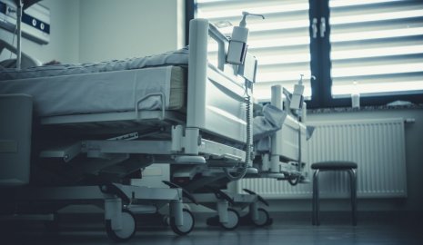 Стало известно о смерти 9-летнего мальчика после массового отравления рыбой в Мангистау