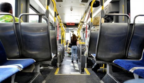 Мужчина получил 15 суток ареста за приставание к женщине в автобусе в Петропавловске