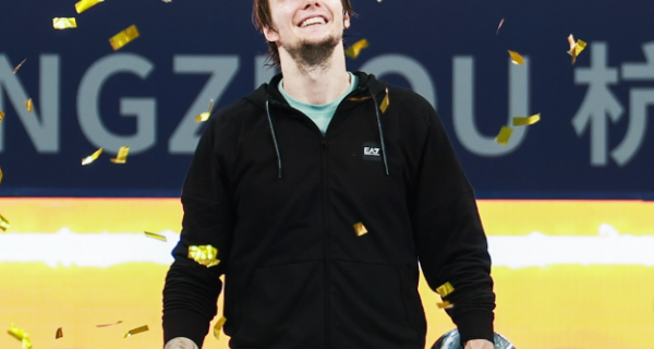 Александр Бублик впервые вышел в четвертый круг Australian Open