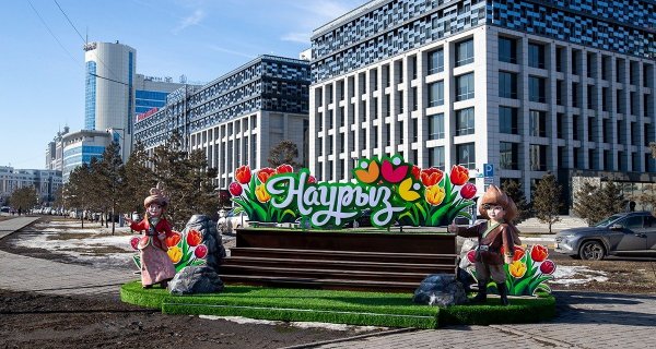 Дроны разносят баурсаки, роботы играют в кокпар: как прошел Наурыз в Казахстане