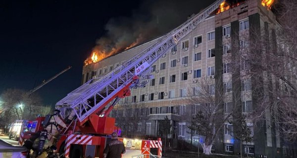 Крупный пожар в областном акимате Актобе ликвидирован (ВИДЕО)