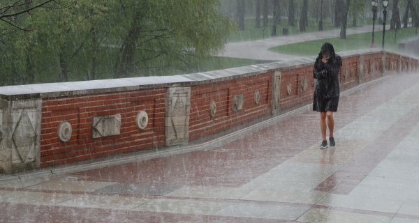 Ливни, град и шквал прогнозируют синоптики в Казахстане 17 апреля