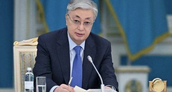 Глава государства поздравил казахстанцев с Днем защитника Отечества
