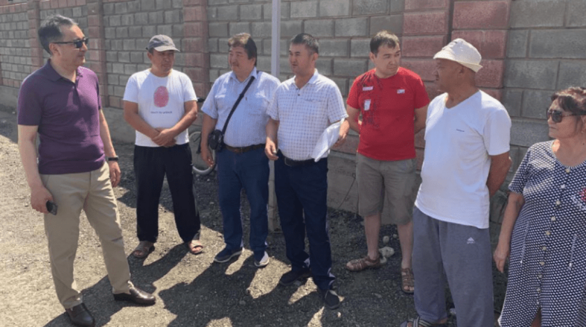 Аким Алматы изучает проблемные районы Алматы