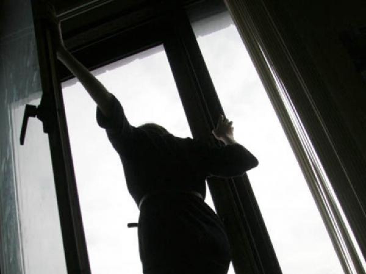 17-летняя студентка выпрыгнула из окна в колледже Алматинской области