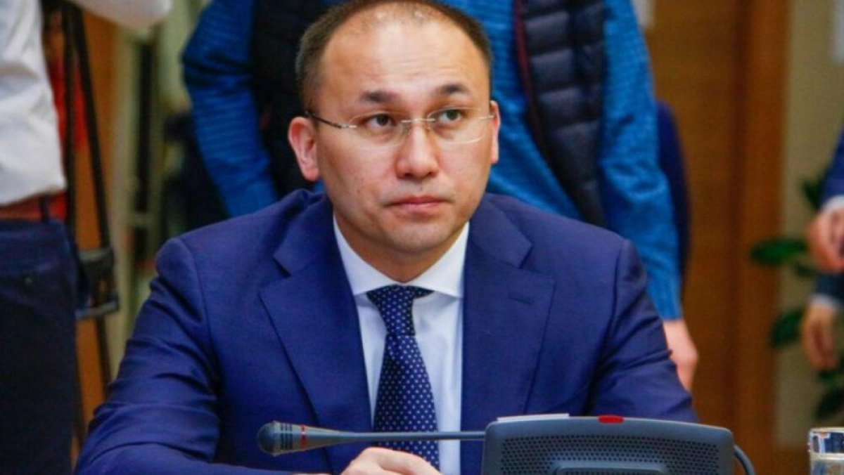 "За работу, кредиты и бизнес не переживайте, государство поможет". Абаев обратился к казахстанцам