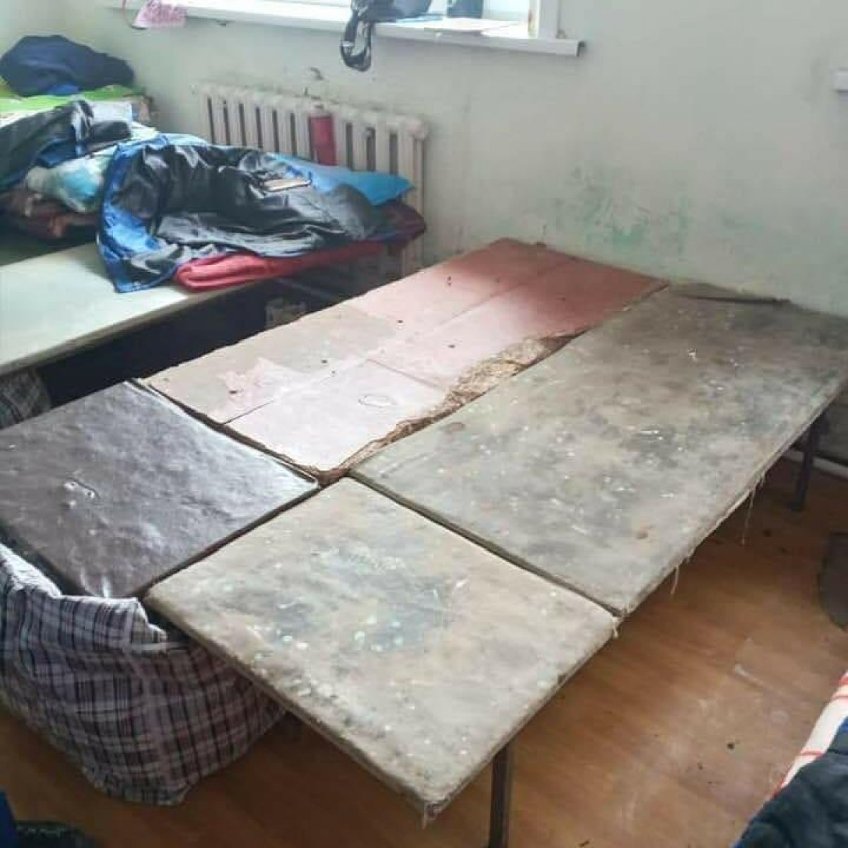 «Здание-сарай» и кровати из досок: подстанция скорой помощи Караганды переехала в другой корпус