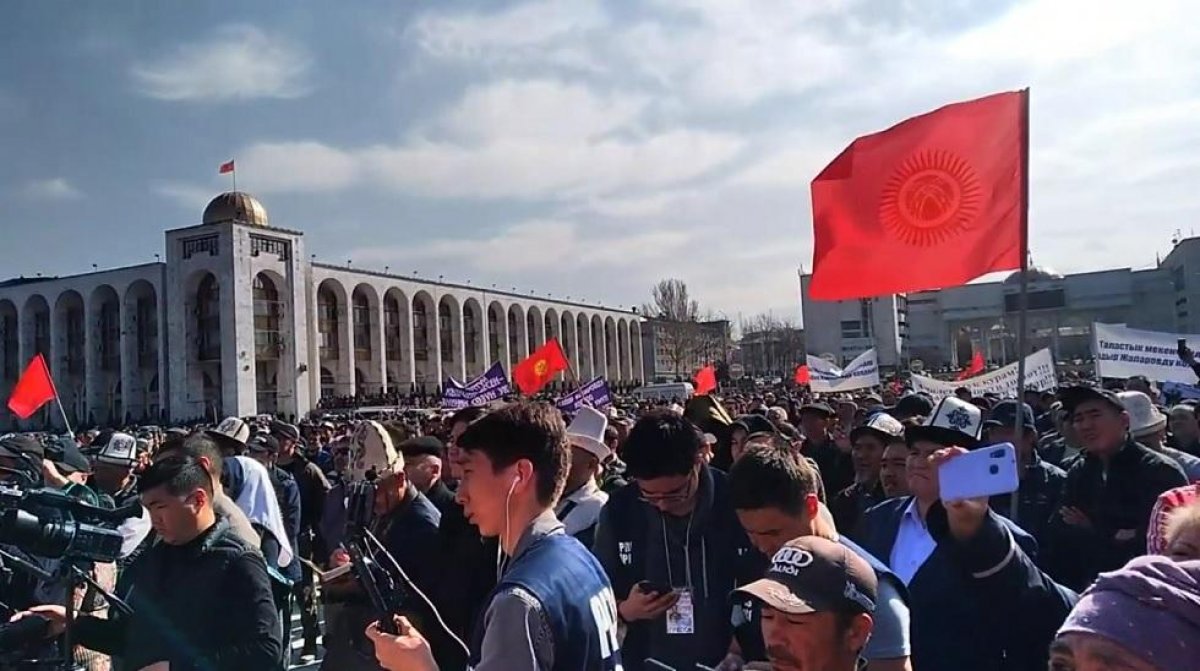 Беспорядки в Бишкеке: за медицинской помощью обратились более тысячи человек
