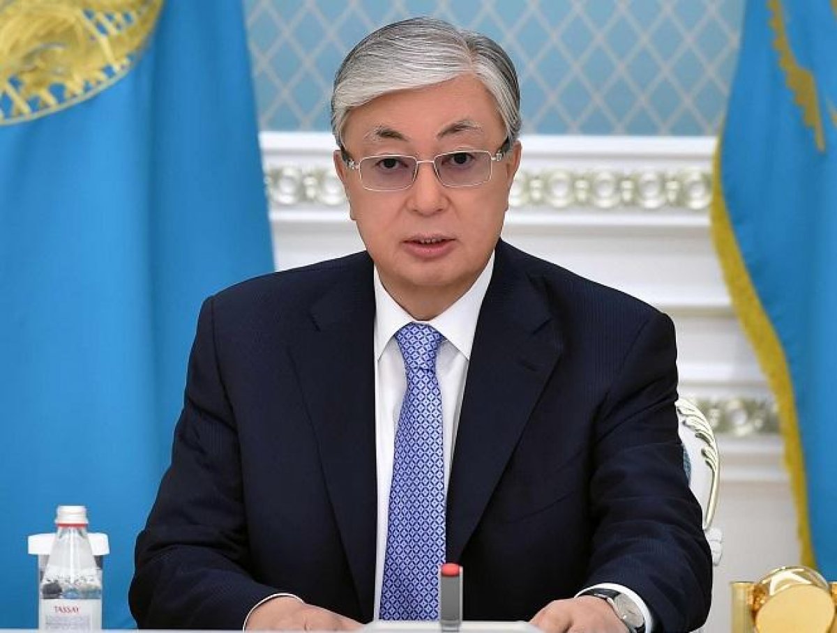 Токаев подписал закон, разрешающий трудовым мигрантам получать пенсию из ЕНПФ