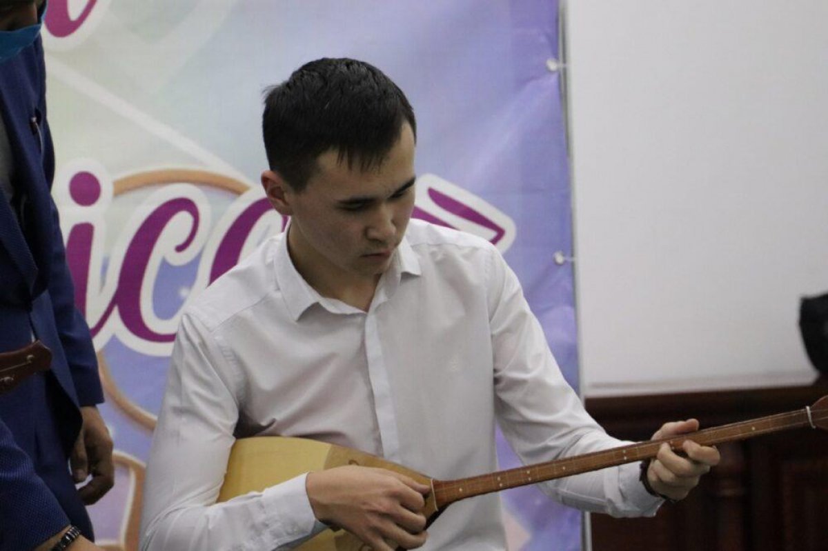 Звуки народной музыки для молодежи
